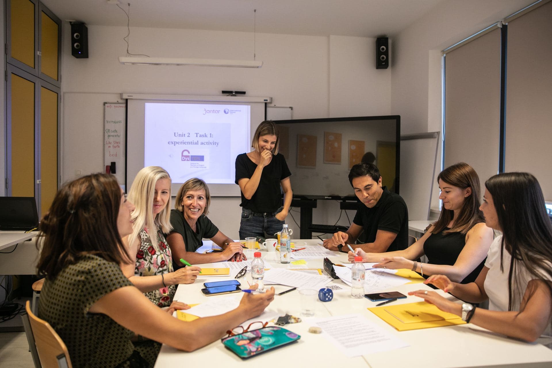 A course group at work in a Jantar classroom